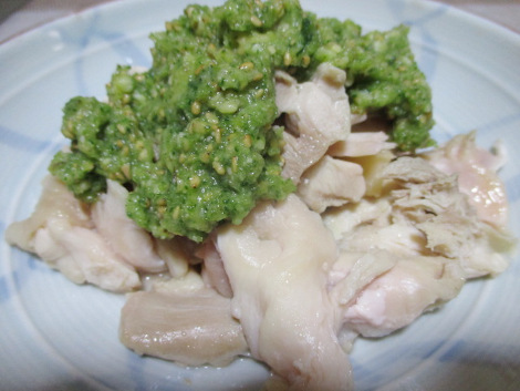 茹で鶏の簡単レシピ・茹で鶏のきゅうり胡麻ソース